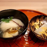 馬車道 大かわ - 筍の椀（カキツバタ）