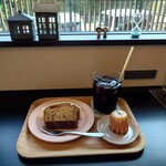 Cafe corte - キャロットケーキ、レモンケーキ、アイスコーヒー