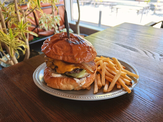 移転】Gri iron griddle & Burger （グリ） - 東松阪/鉄板焼き | 食べログ