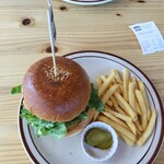 BACK COUNTRY Burger & Cafe - 