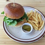 BACK COUNTRY Burger & Cafe - 