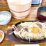 焼肉 玉藻 - ホルモン炒め定食