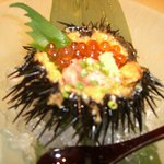 梅丘寿司の美登利総本店 渋谷店 - 殻付きウニ