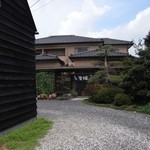 そば仁 - 外観はとてもお蕎麦屋さんに見えませんけど