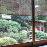 泉竹 - 店内から見える庭園