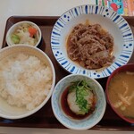 すき家 - おろしポン酢牛皿定食（ご飯の左下の空間が気になります）