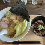 RAMEN たけり - 特製たけりラーメン1200えん 肉味噌のせライス200えん