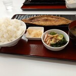 四日市ヒモノ食堂 - カマス干物定食