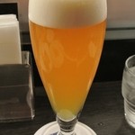 スタジオバール - 季節の地ビール（ヴァイツェン）、本日出色の一杯！