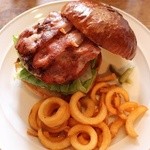 R-S - ランチプレート ベーコンバーガー+ポテト 1050円