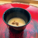Naruse - 玉葱の擦り流し　タラの芽を入れて
                        カリカリ蕗の薹を乗せて