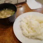 ぐりる スズコウ - ご飯と味噌汁