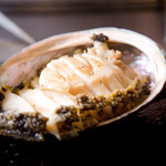 ・Live abalone: Market price