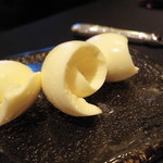 ガストロノミー ジョエル・ロブション - 削り出したバターです