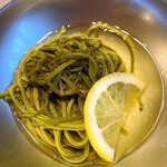 水上山荘 - 茶そば　めかぶとみぞれ檸檬