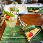 水上山荘 - 春野菜のシャンパングラスと桜葉寿司