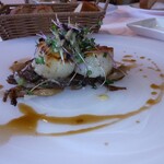オーベルジュ オーパヴィラージュ - 宮城県産 ホタテのソテー 有機野菜サラダ仕立て