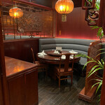 萬珍樓 - 店の雰囲気はとても良いのであった