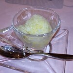 オーベルジュ オーパヴィラージュ - お口直しパインの氷菓子