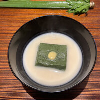 室町 唯 - 