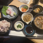 魚食処 一豊 - 鯛の煮付け定食　※メインの鯛の煮付けは別写真