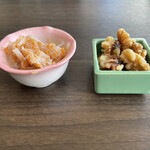 東京よみうりカントリークラブ - 梅軟骨と胡桃　1人半分ずつ