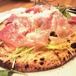 ピッツェリア・スクニッツォ・ダ・シゲオ - 生ハムのピッツァ