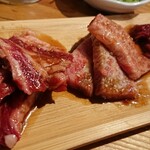 カウンター焼肉かるび - 赤身三種盛り(ロース、カルビ、ゲタカルビ)