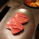 YAKINIKU MARUUSHI - 