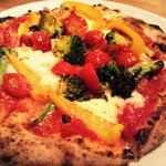 ピッツェリア・スクニッツォ・ダ・シゲオ - 野菜ゴロゴロのピッツァ。