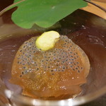 神保町 傳 - 25年8月　トマトのところてんにバジルの種、パッションフルーツの種