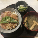 長崎屋食堂 - まぐろ丼定食 700円
