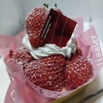 洋菓子倶楽部 KAREN - イチゴのタルト