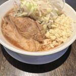 豚仙人 - 麺200g野菜、にんにくマシ