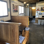 豊水 - テーブル席二つあります