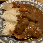 ワンコインバーあとむ - 牛すじカレーです。とても美味しかったです。