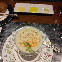 懐石フランス料理 グルマン橘 - 新玉ねぎの冷製スープ