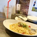 ピッツエリアバール　CACTUS　D'ORO - あさりと春キャベツのチェリートマト和えスパゲッティー（元から乾麺・笑）と炭酸水