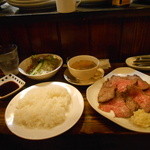 ビーフシチューとハンバーグステーキのお店 BUN吉 - ローストビーフ　スープ・サラダ・ライス付き　これで１０００円！