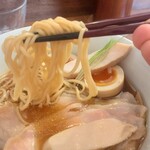 Raamen aoba - 麺は細麺てすが、コシがあって美味しい。