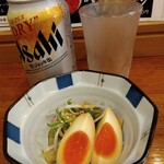 俺の中華たなか家 - 「スーパードライ生ジョッキ缶」が「サービスおつまみ☆」を従え着缶＼(^o^)／