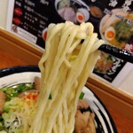 俺の中華たなか家 - 麺リフト⤴️