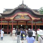 Sabou Kikuchi - 御本殿です。海外からの観光客が結構いました。