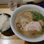 らーめん佳 - あじ玉らーめん＋ライス　750円+100円