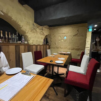 シャンパン食堂 - 内観　開店時間直後