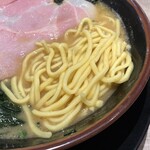 Menshou Ueda - 長さのある中太麺。