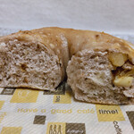 ポルダー ベーグル - 断面～♪ いちじくクルミクリームチーズ