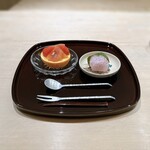 御料理 ふじ田 - 甘味：清見オレンジ、紅つやか、ルビーレッドキウイ、道明寺粉の桜餅