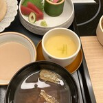 Kisoji - マグロの刺身、茶碗蒸し、赤だし