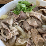 はな庄うどん - しっかりしたお肉　量も多め